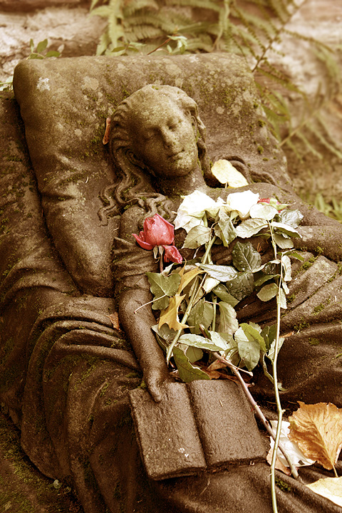 You are currently viewing „Historix‘ Friedhofs-Tour“ – ein Spaziergang über den mystischen Alten Friedhof (ohne Anmeldung)