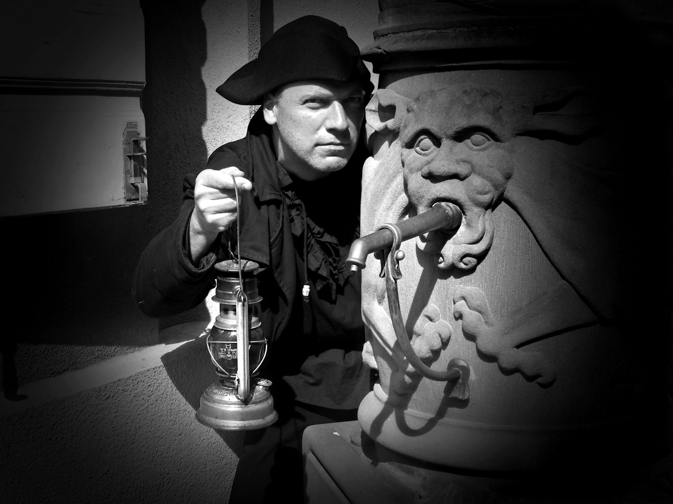 Die Freiburger alten Friedhöfe: "Knochen, Schädel, Leichenraub" - Theater-Tour (ohne Anmeldung)